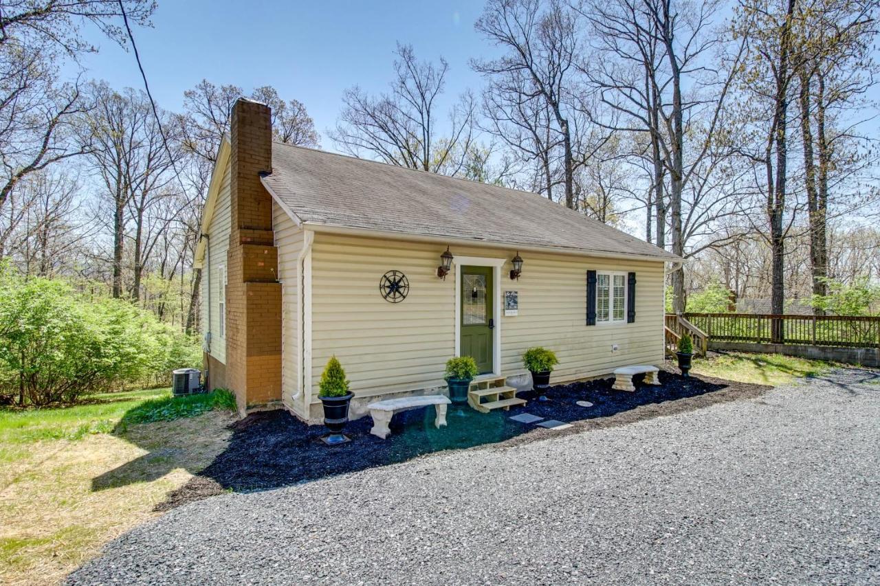 Homey Luray Cabin With Fire Pit And Deck! Екстериор снимка
