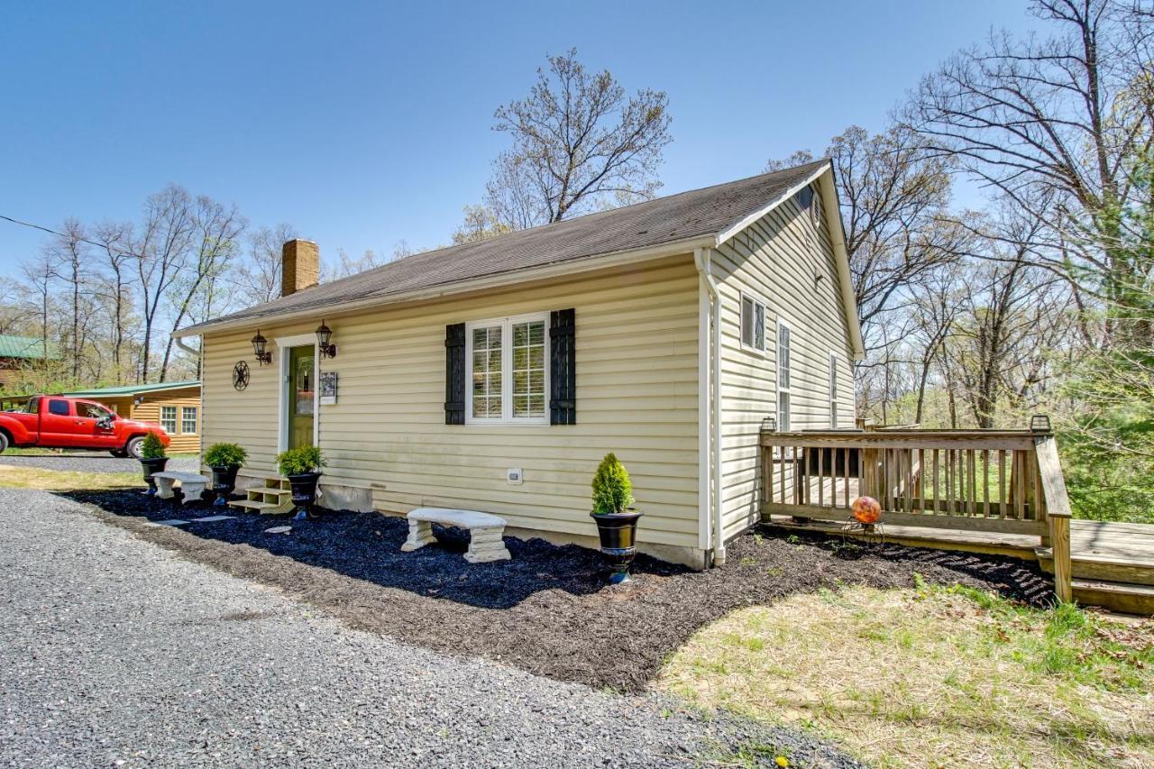 Homey Luray Cabin With Fire Pit And Deck! Екстериор снимка